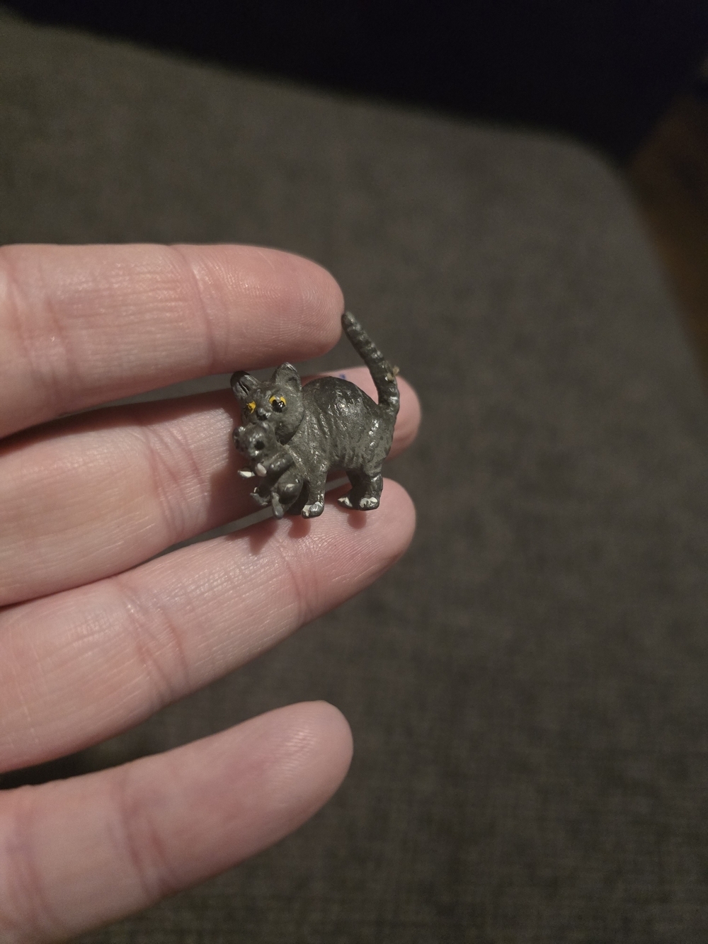 Vintage Pewter Mother Cat & Kitten 1:12